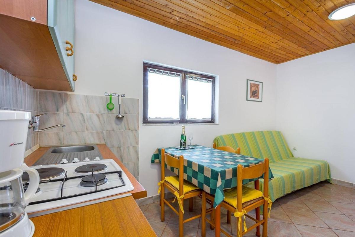 Apartments Dragica Valbandon Luaran gambar