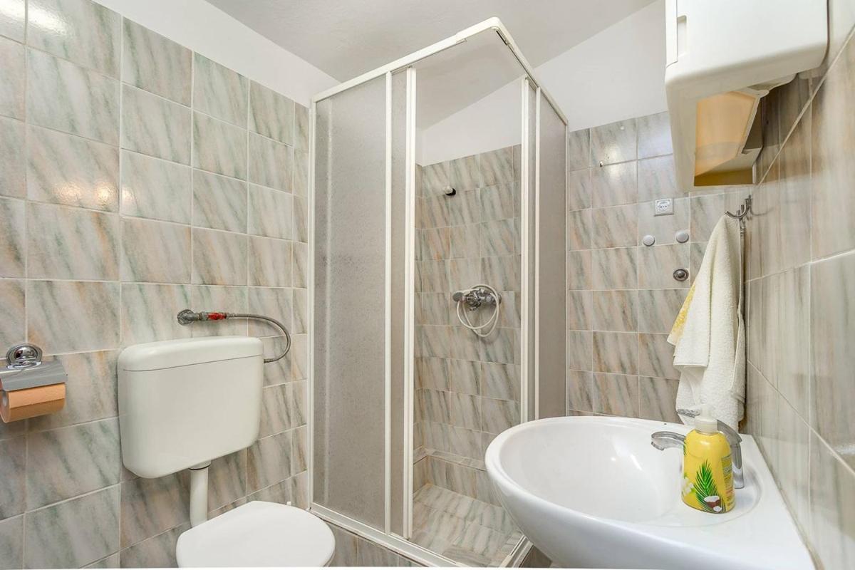 Apartments Dragica Valbandon Luaran gambar