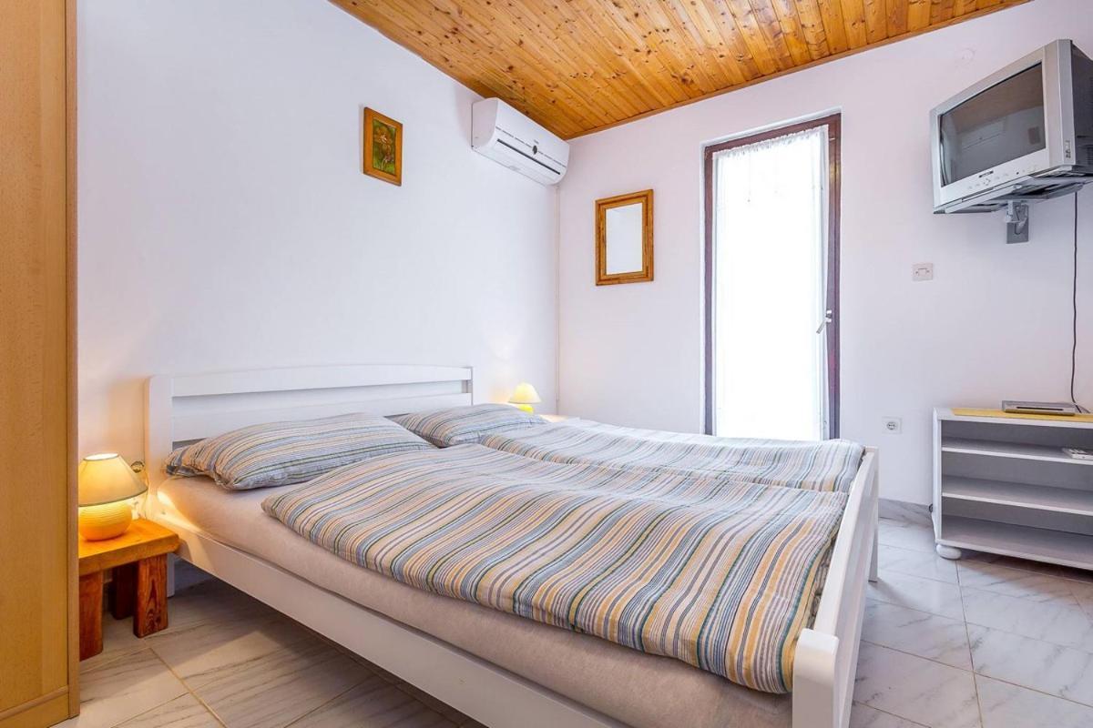 Apartments Dragica Valbandon Luaran gambar