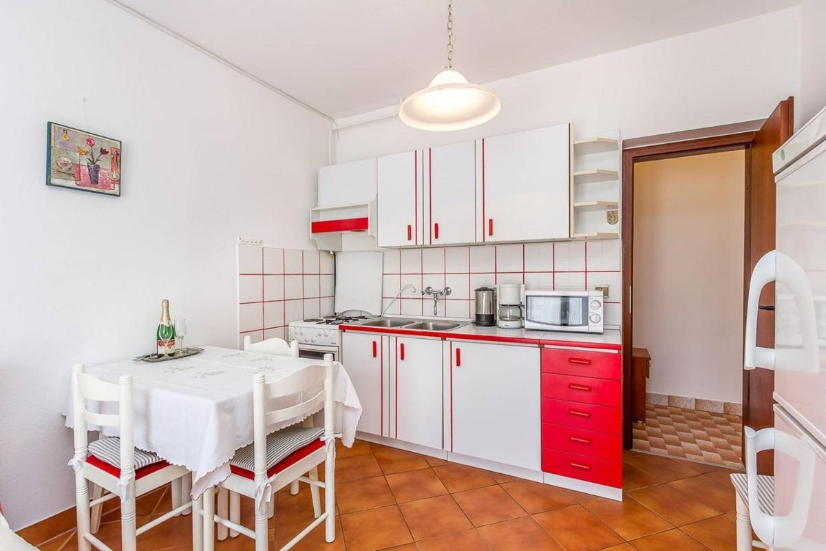 Apartments Dragica Valbandon Luaran gambar