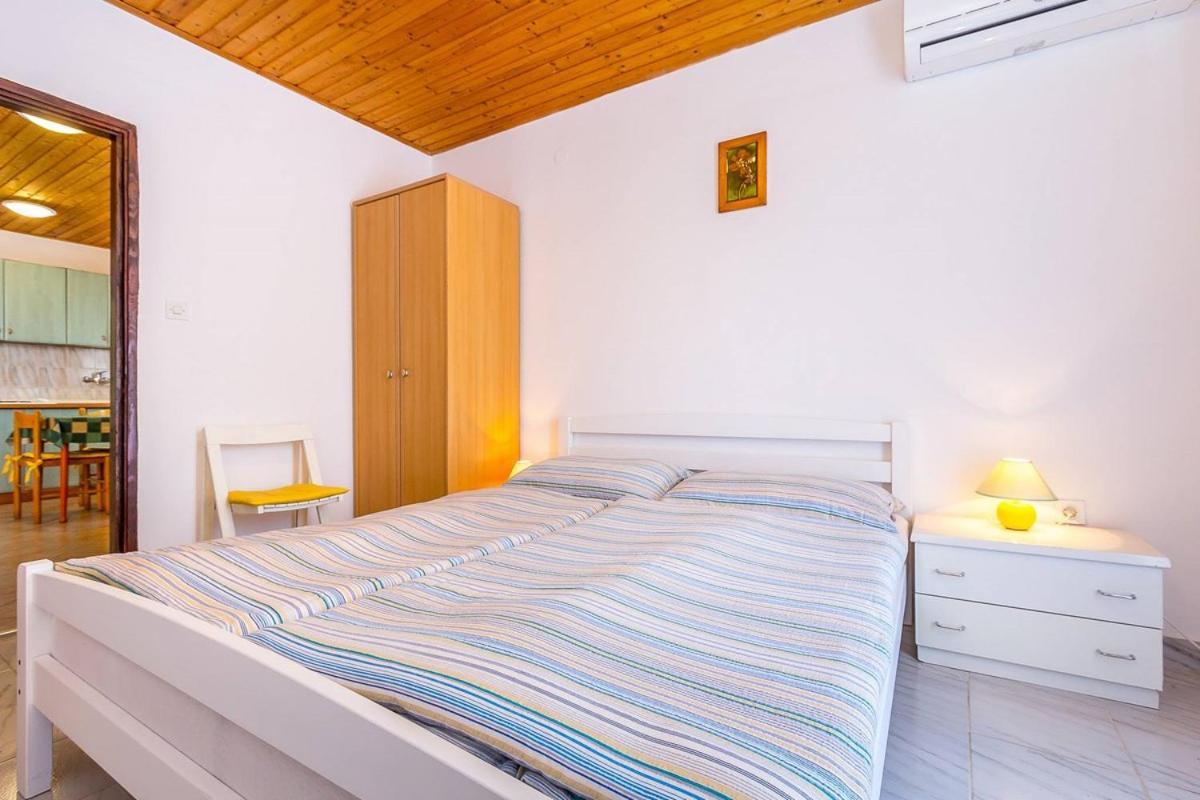 Apartments Dragica Valbandon Luaran gambar