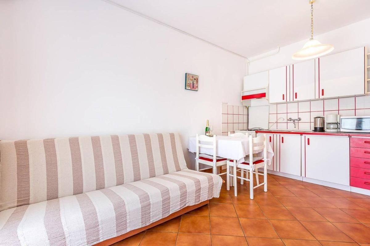 Apartments Dragica Valbandon Luaran gambar
